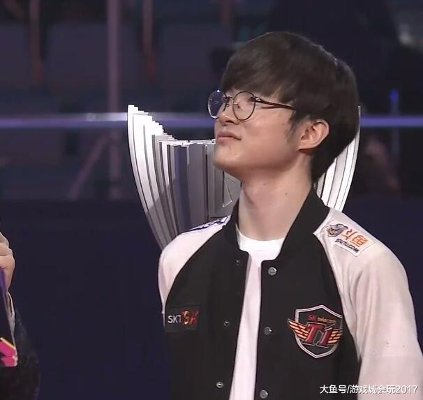  败北引发热议！，Faker在西班牙队比赛中大比分获胜观众掌声雷动