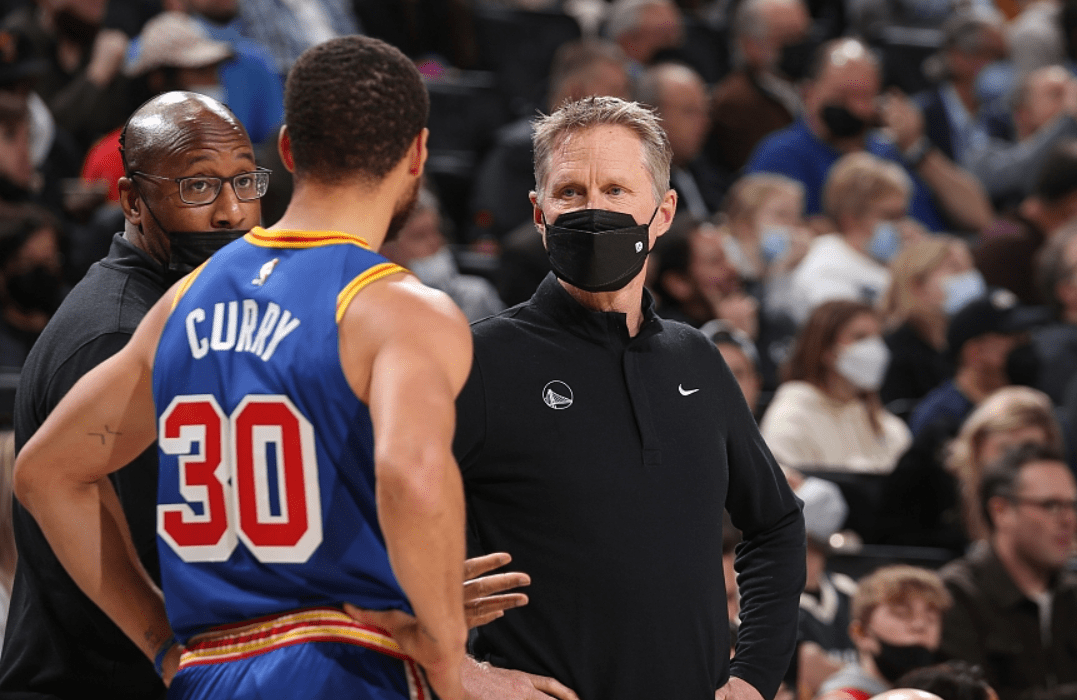 九游体育直播包含阿扎伦卡关键节点比分优势明显，雄鹿带队取胜！的词条