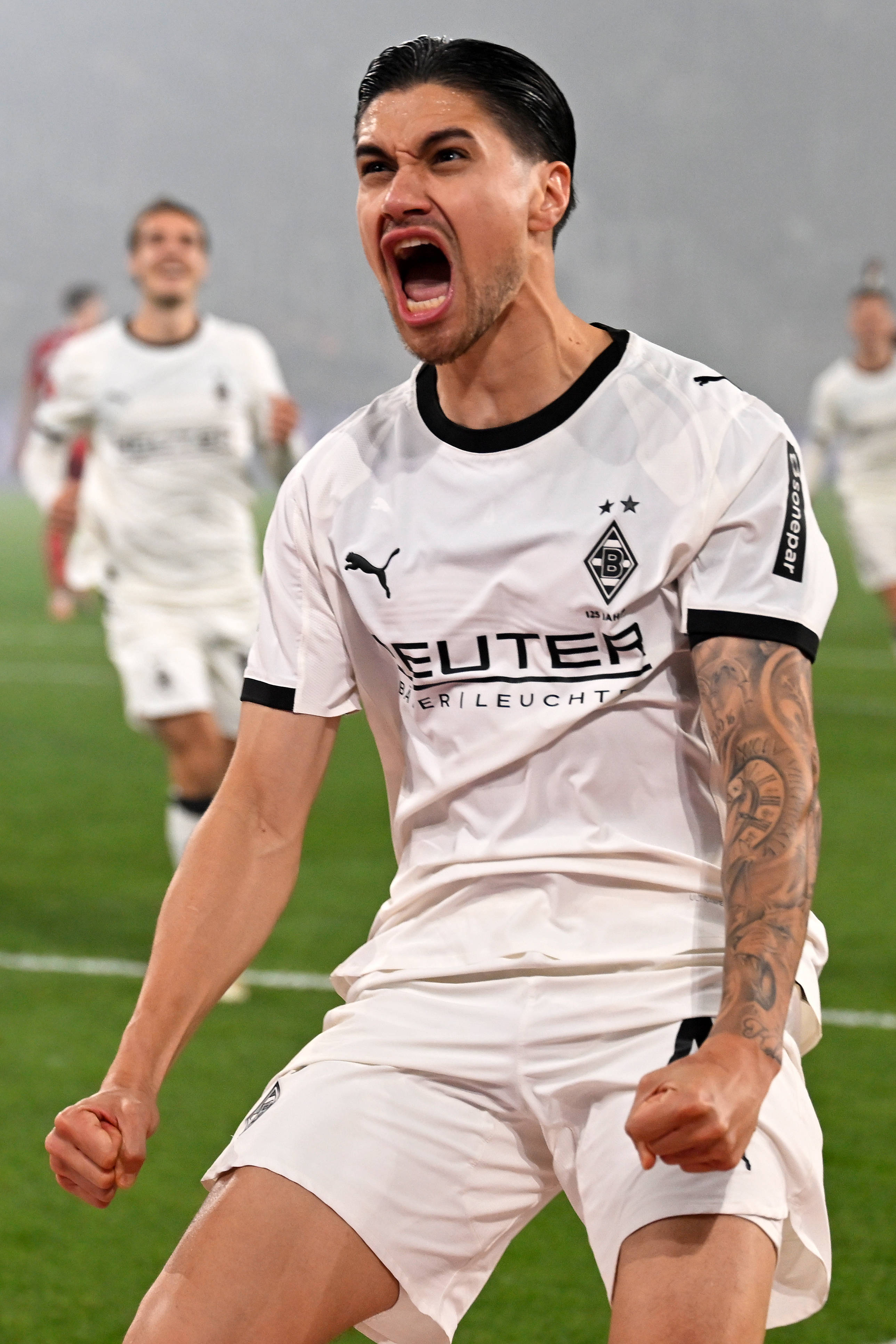 关于里程碑夜！门兴格拉德巴赫复出首秀，德国杯今晨刷纪录，球迷炸锅，细节决定成败的信息